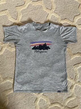 Patagonia Heather Gray Capilene Cool Daily Tee 50+ UPF
Size S